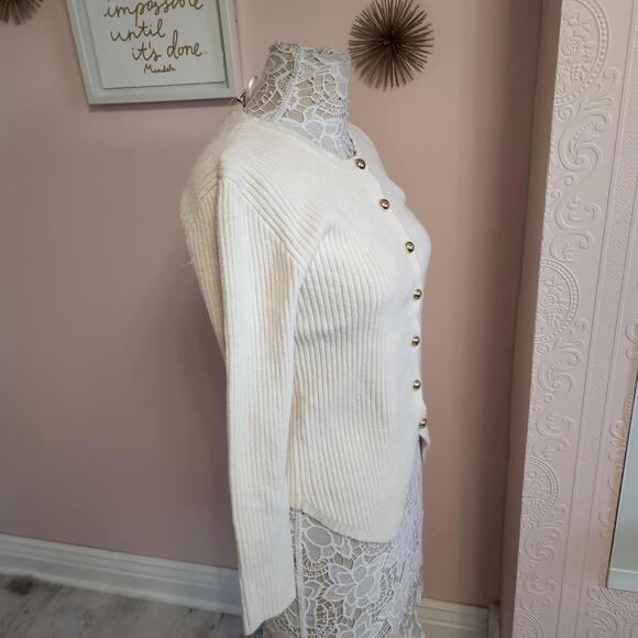 NWT Sincerely Jules cream gold button up soft sweater large - Picture 6 of 8